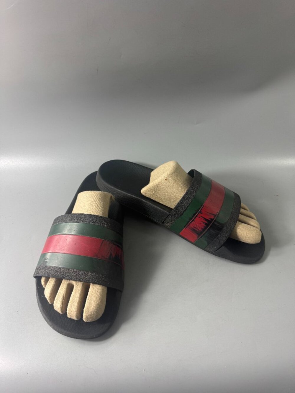 Authentic GUCCI Rubber Web Design Slide Sandals Men’s 11 (US 11.5)